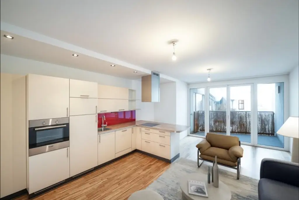 2-Zimmer-Wohnung mit Loggia auf der Mariahilfer Straße - bei U3/U6 Station Westbahnhof