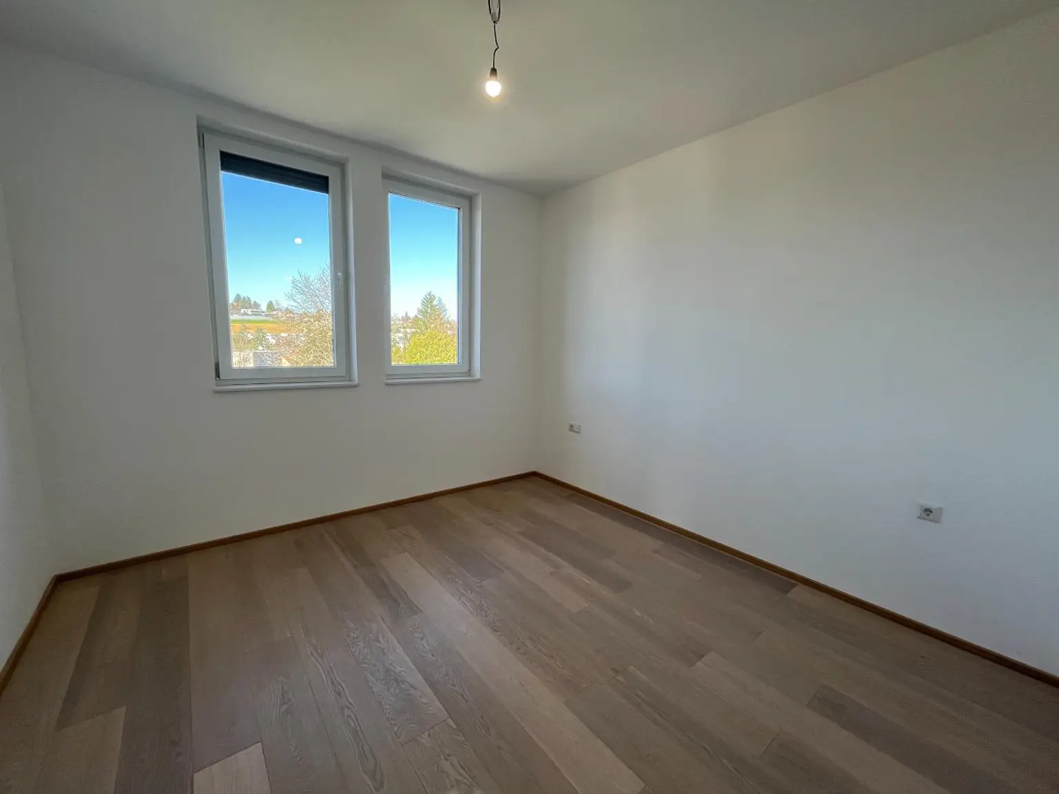 Erstbezug! stylische Penthouse Wohnung mit großer Terrasse und sensationellen Stadtblick in Waltendorf!