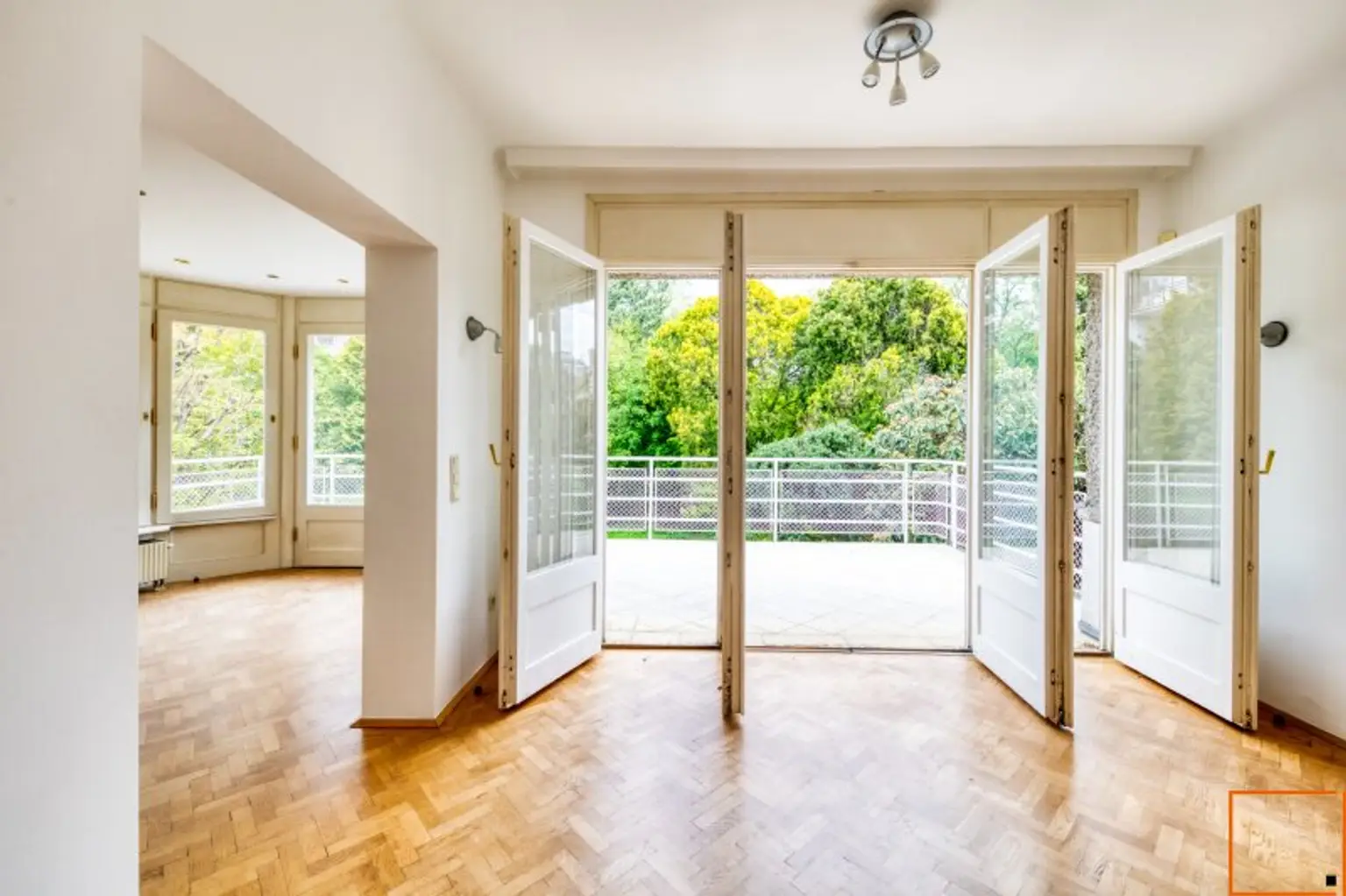 Wohnzimmer_Ausgang Terrasse