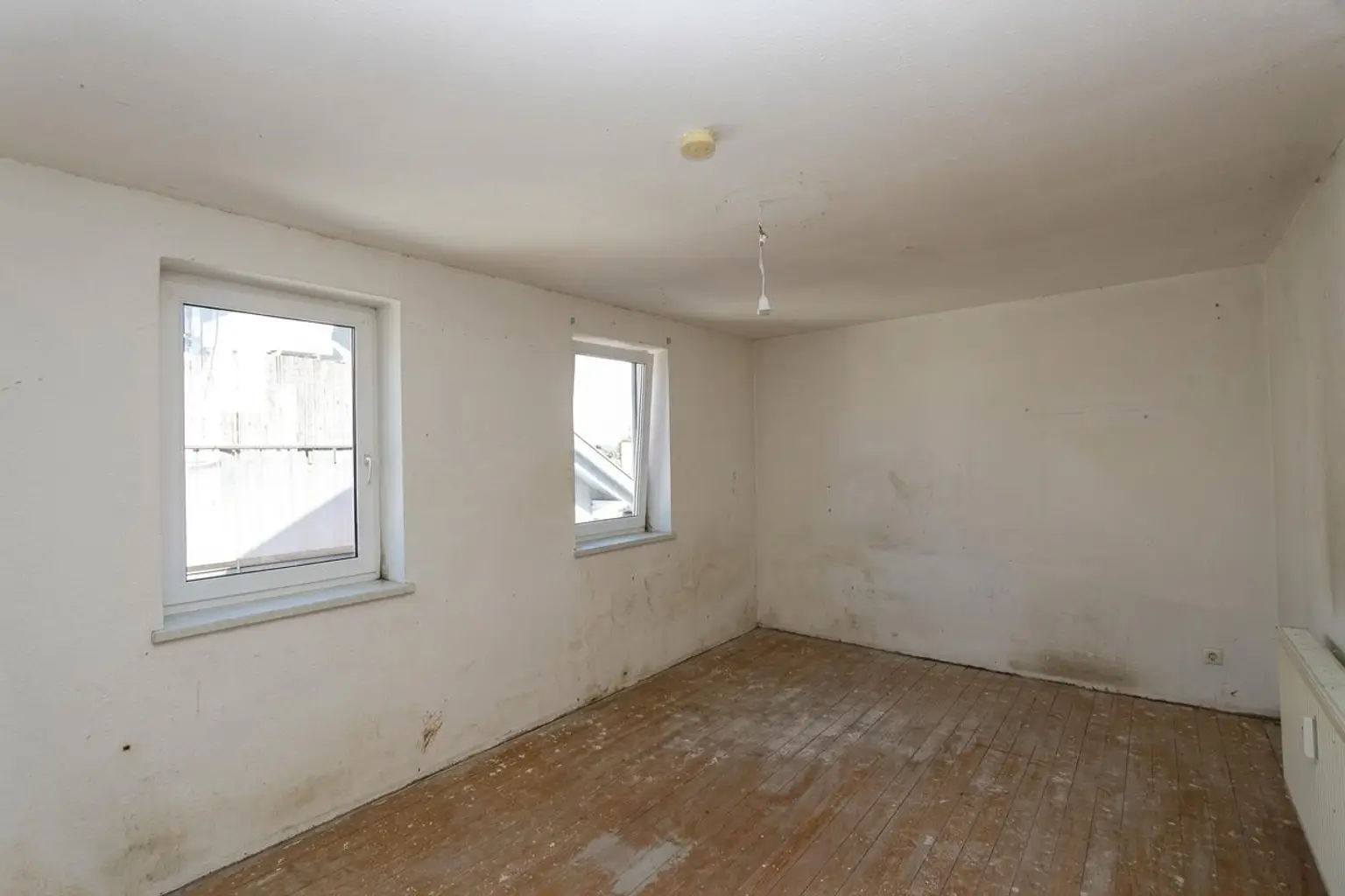 Zimmer 4 im Haus Nr. 65 im OG