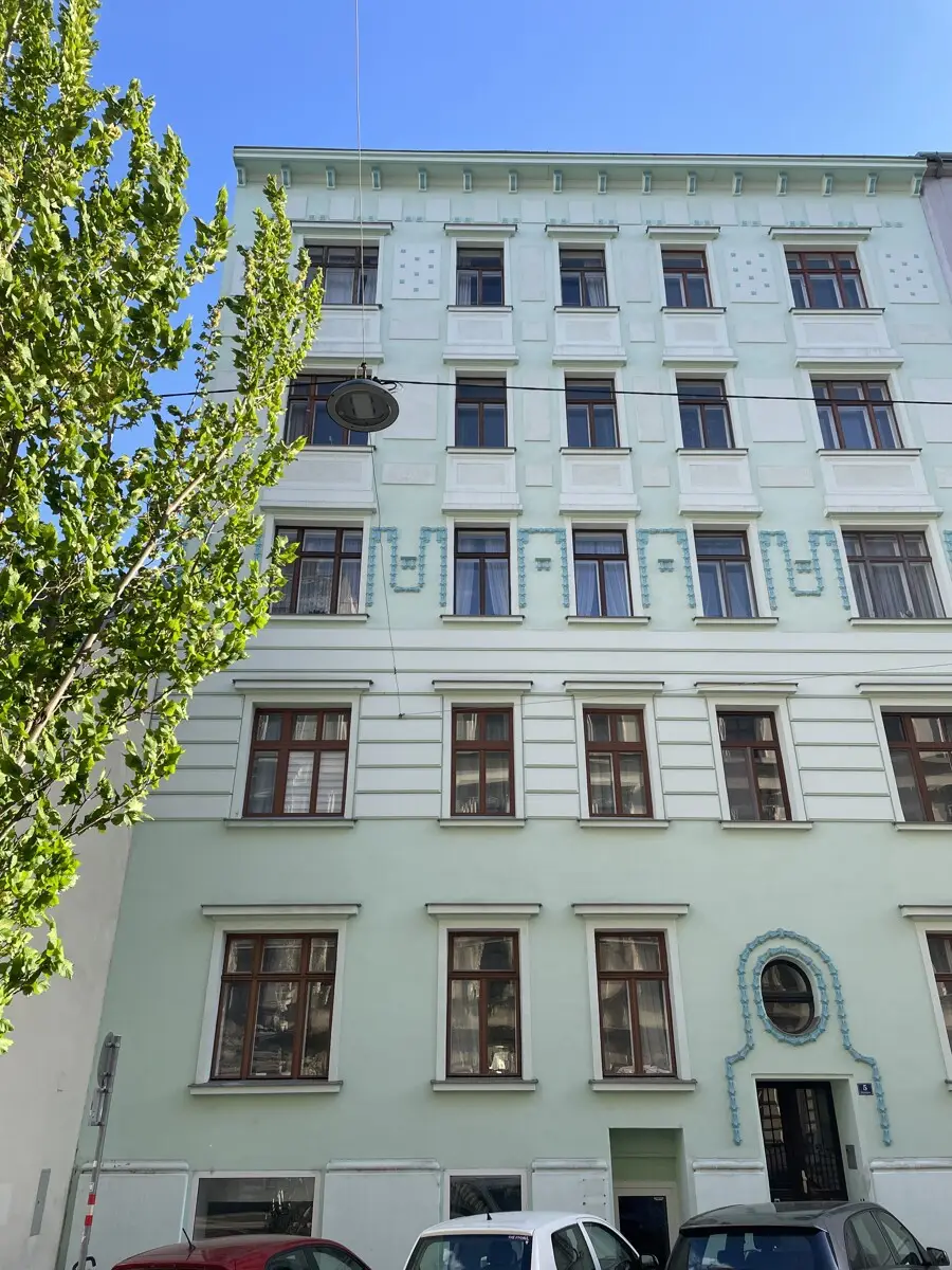 Starter-Büro/Atelier im Souterrain - gut ausgestattet mit eigenem Innenhof beim Sobieskiplatz