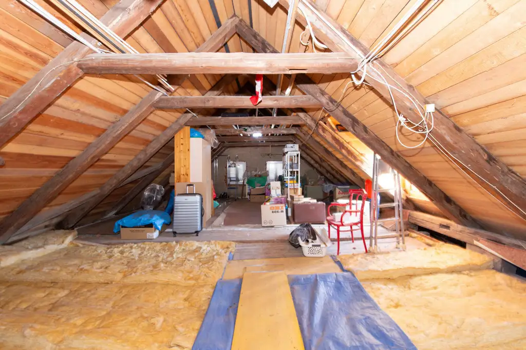 Großzügiges Einfamilienhaus mit viel Platz, hohem Potenzial und hoher Bebauungsdichte – Ideal für Familien oder Investoren