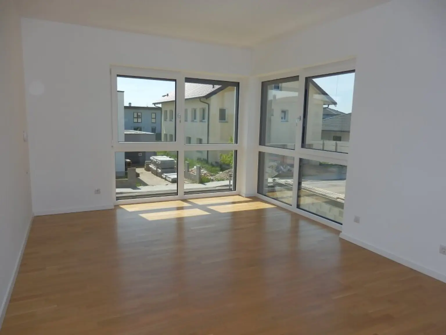 Topmodernes ZWEITBEZUGHAUS, 5 Zimmer, Garten, Stellplatz !!