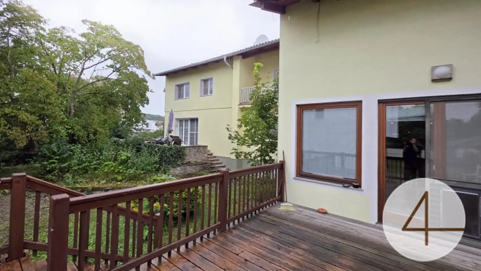 Zweifamilienhaus mit ca. 300 m² Wohnfläche