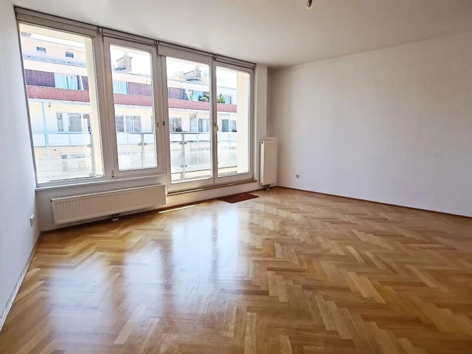 SALZTORGASSE, DONAUKANAL-NÄHE, 51 m2 Neubau mit Stehbalkon, 2 Zimmer, Komplettküche, Wannenbad, Parketten, Fernblick