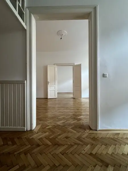 Großzügige 3-Zimmer Altbaumiete Nähe Naschmarkt!