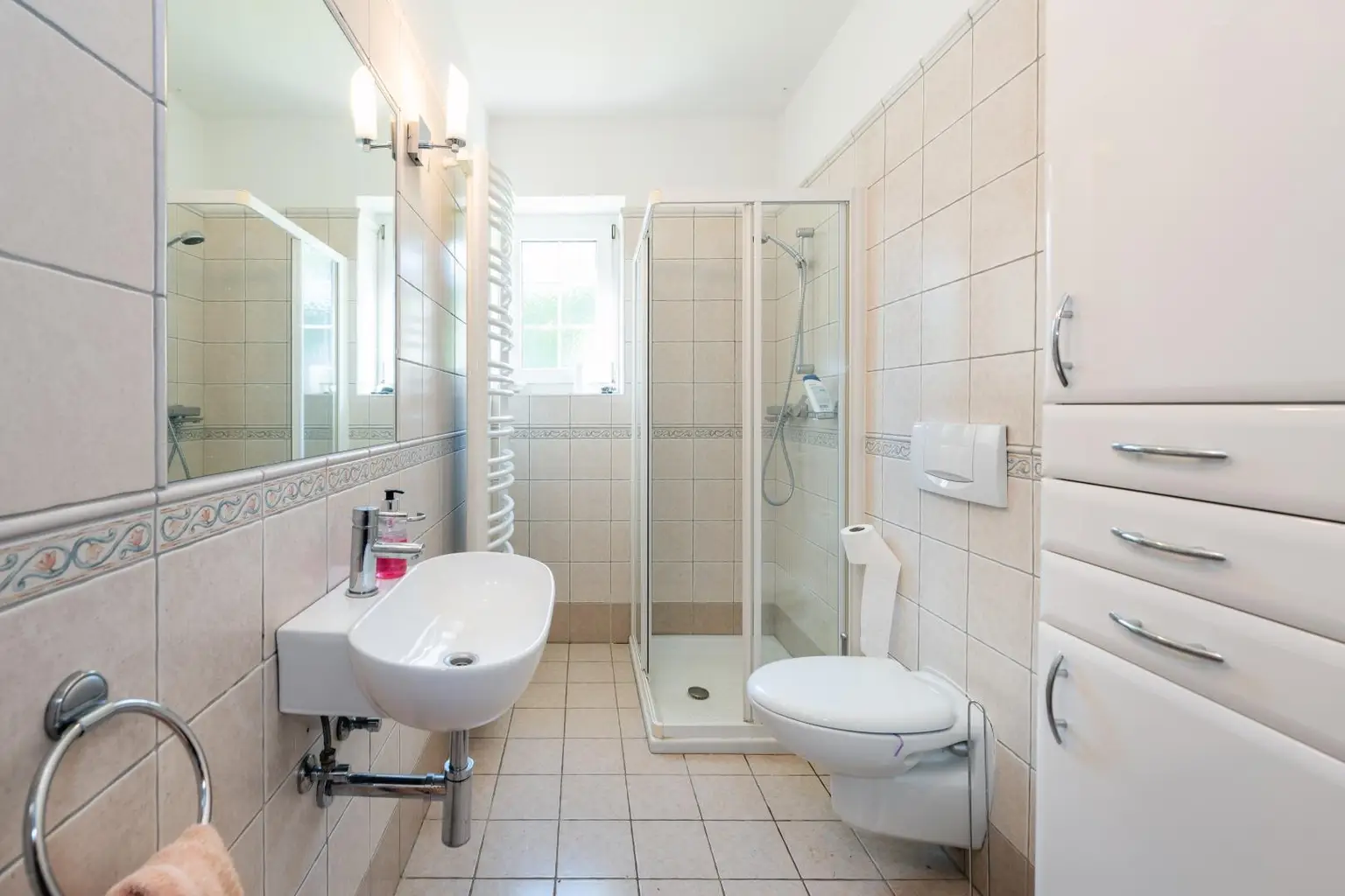Badezimmer Erdgeschoß