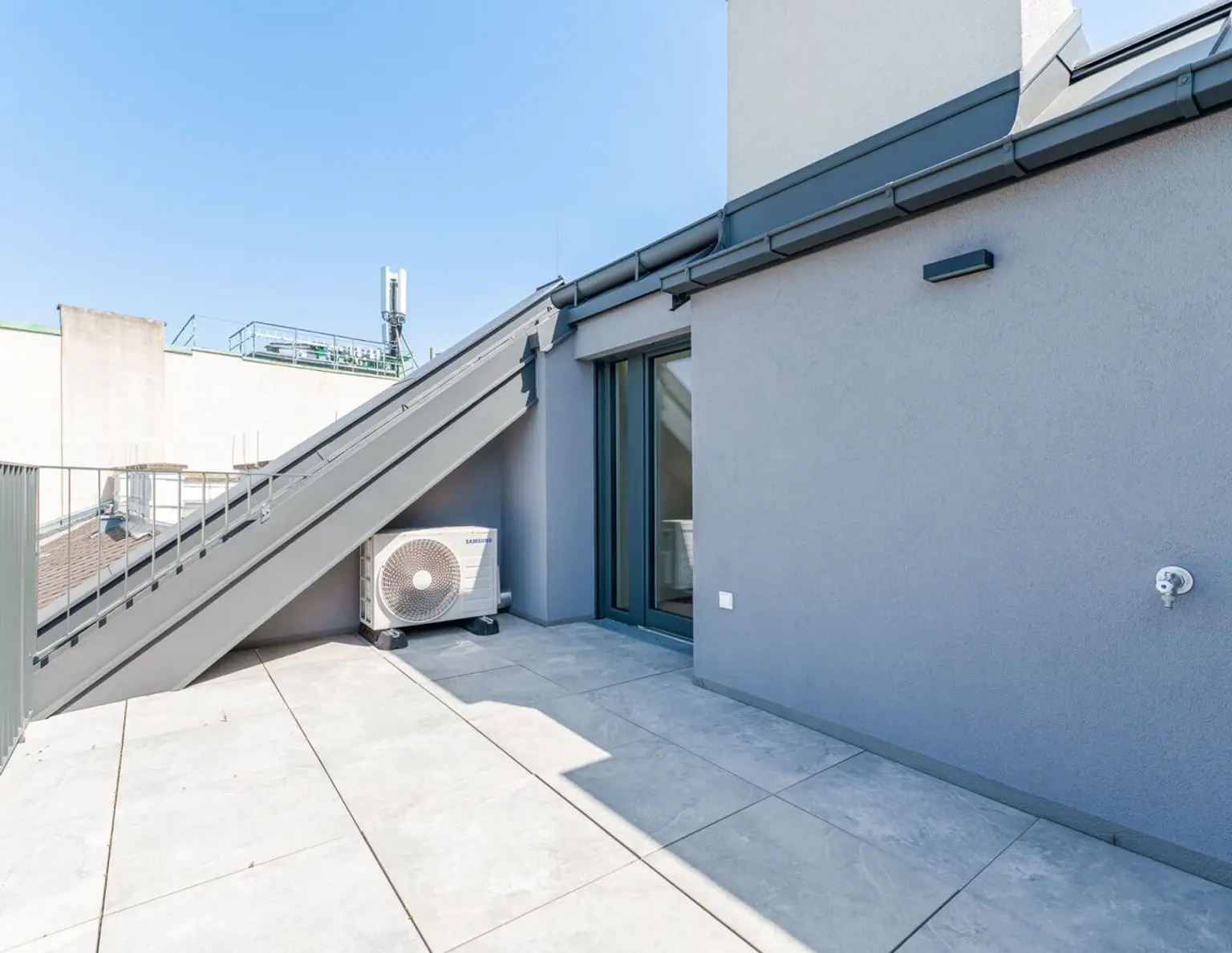 Nahe U3 Rochusgasse! 2-Zimmer-Maisonette mit exklusiver Dachterrasse zu vermieten!