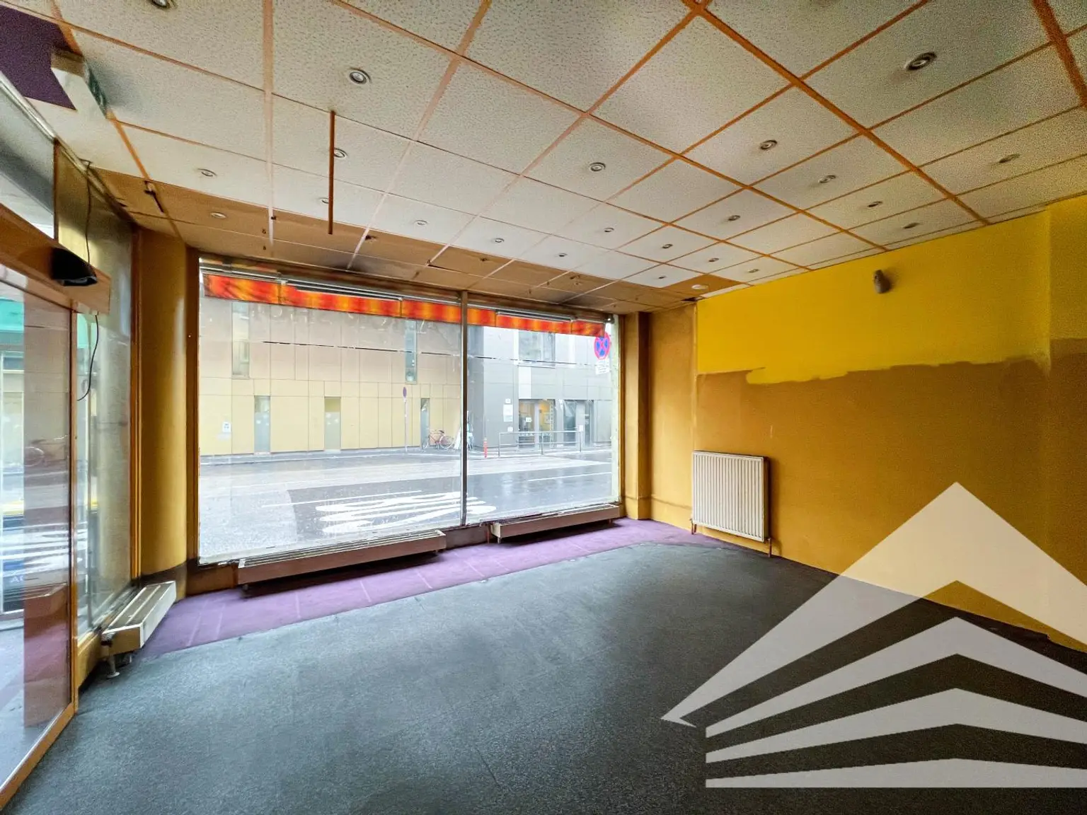 Geschäftslokal mit grossem Schaufenster Nähe Hessenplatz zu verkaufen!