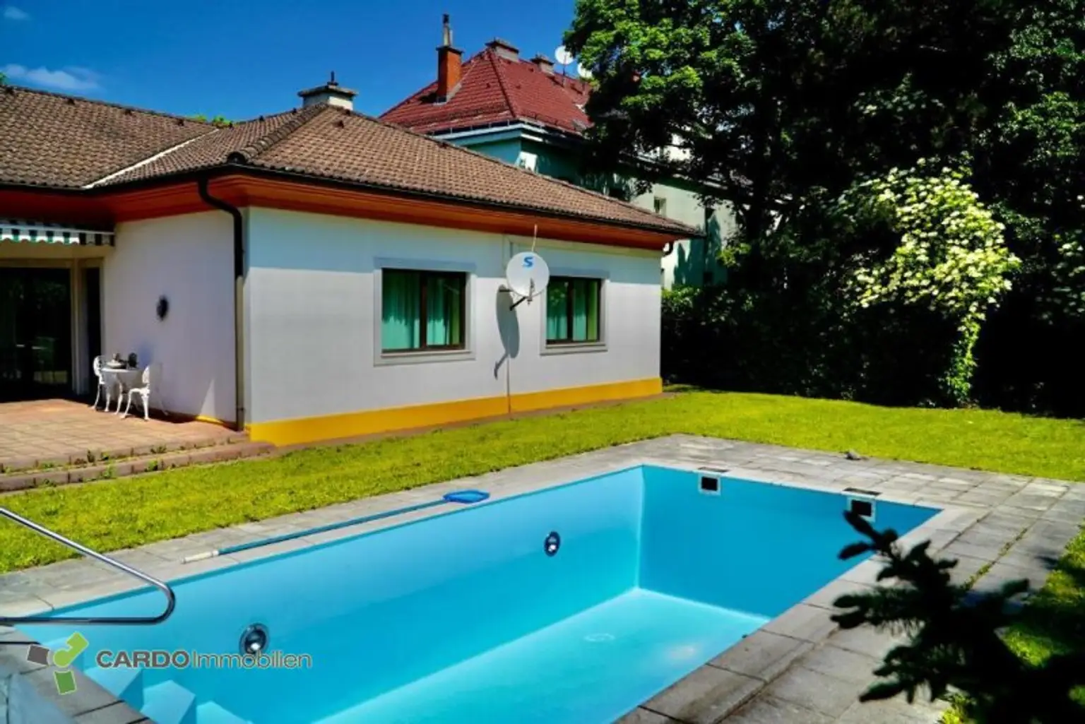 Wohnen oder Baubewilligtes Grundstück für ca. 615,15m² Wohnfläche, ca. 91,48m² Terrassen, 13 Garagenplätze