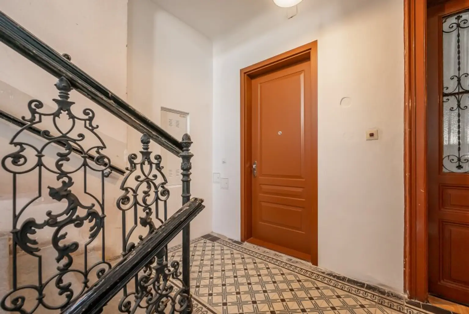 ++NEU++ Generalsanierte 2-Zimmer Altbau-Wohnung mit viel Potenzial!
