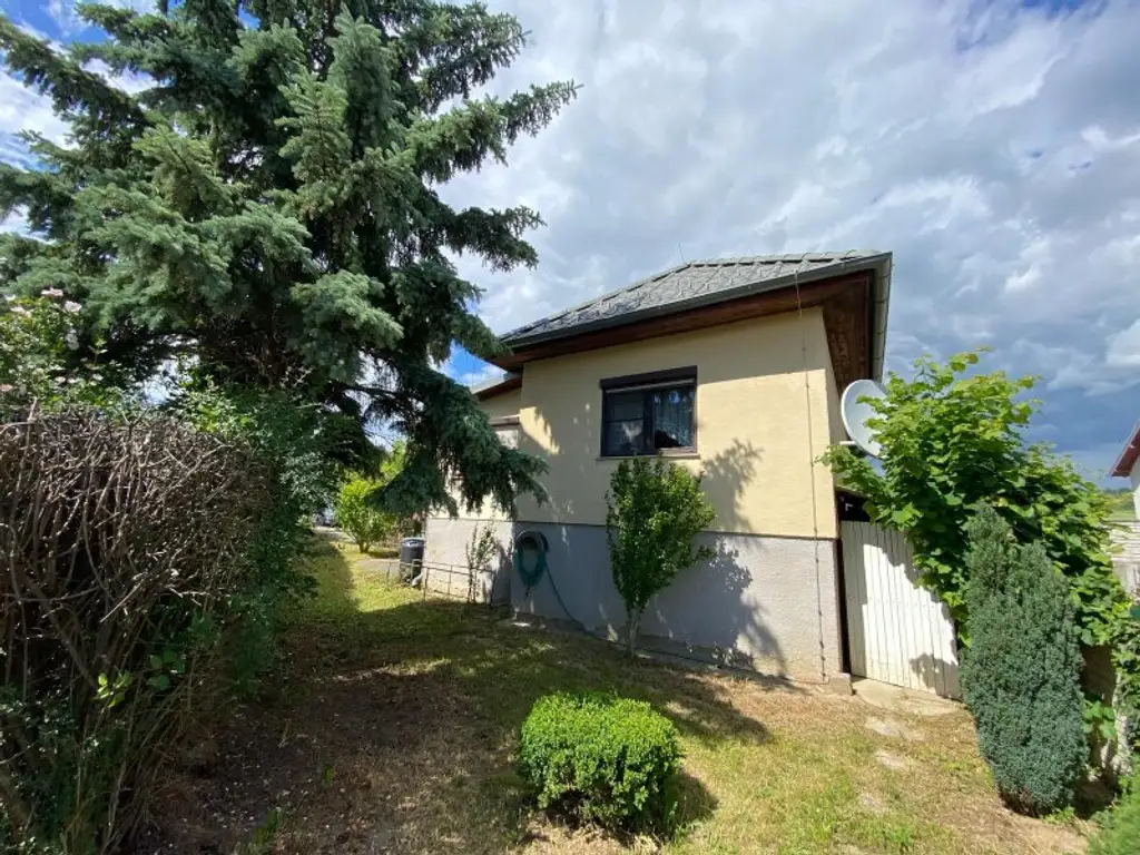 ***Ein schnuckeliges Haus mit überschaubarem Garten.***