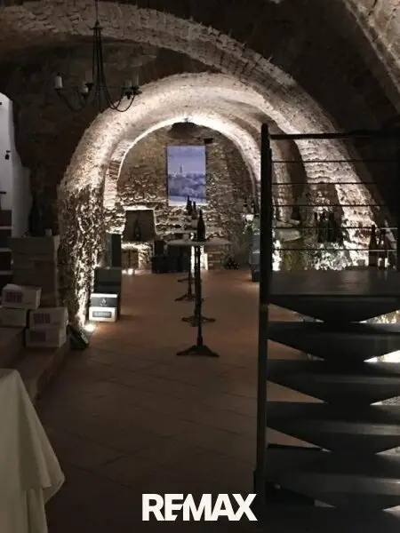 Keller