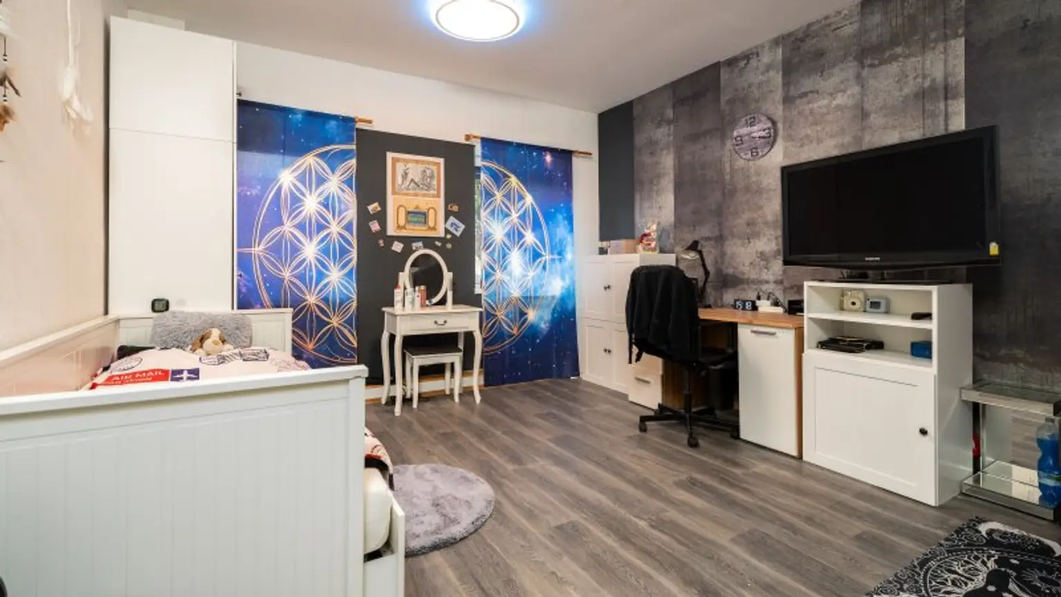 Paradies-Liebhaber aufgepasst! Detailreiches Ein oder Mehrfamilienhaus!