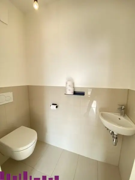 Großzügige 2 Zimmer mir riesiger Terrasse - hell und modern - super Lage!