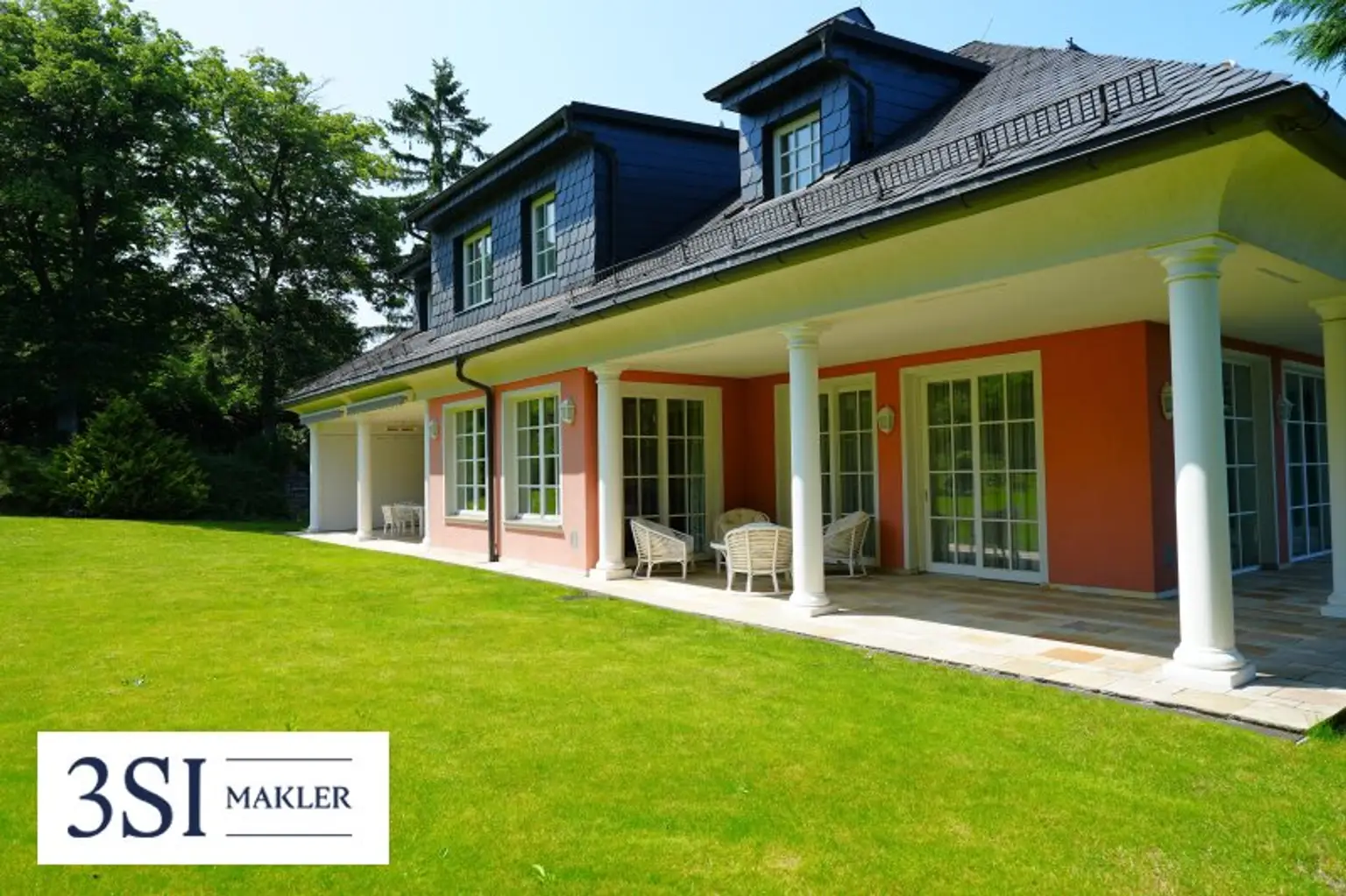 Luxuriöse Villa in Gießhübl: Stilvolles Wohnen mit Pool & traumhaftem Garten!