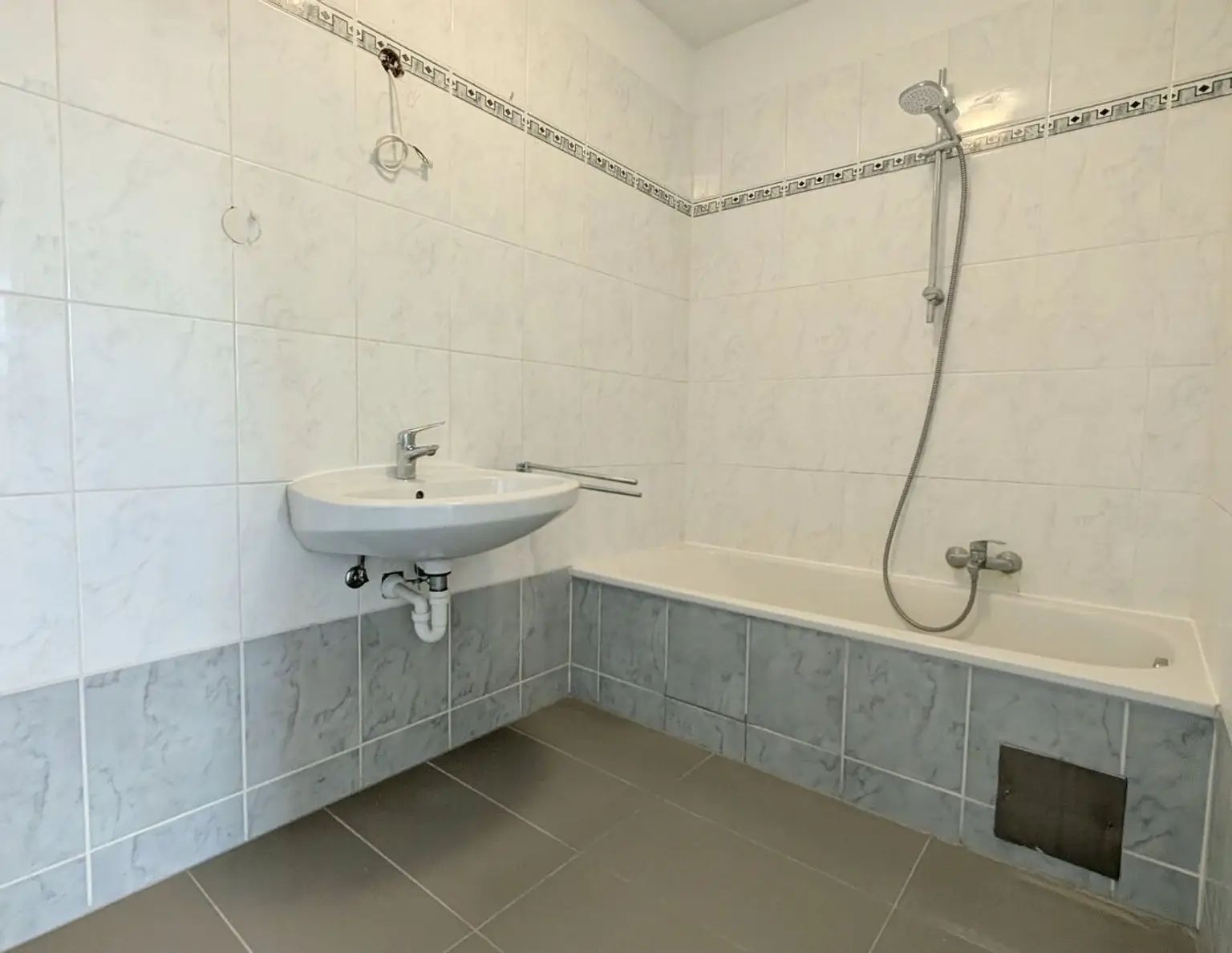 NETTES 3 ZIMMERAPARTMENT IM SPECKGÜRTEL VON WIEN - 35 ÖFFI-MINUTEN BIS WIEN ZENTRUM