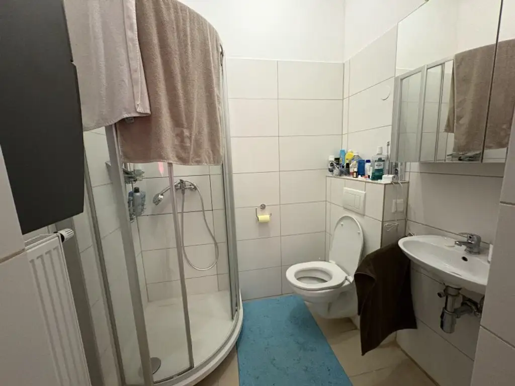 Vollrenovierter Altbau-Charme mit Wohlfühlfaktor