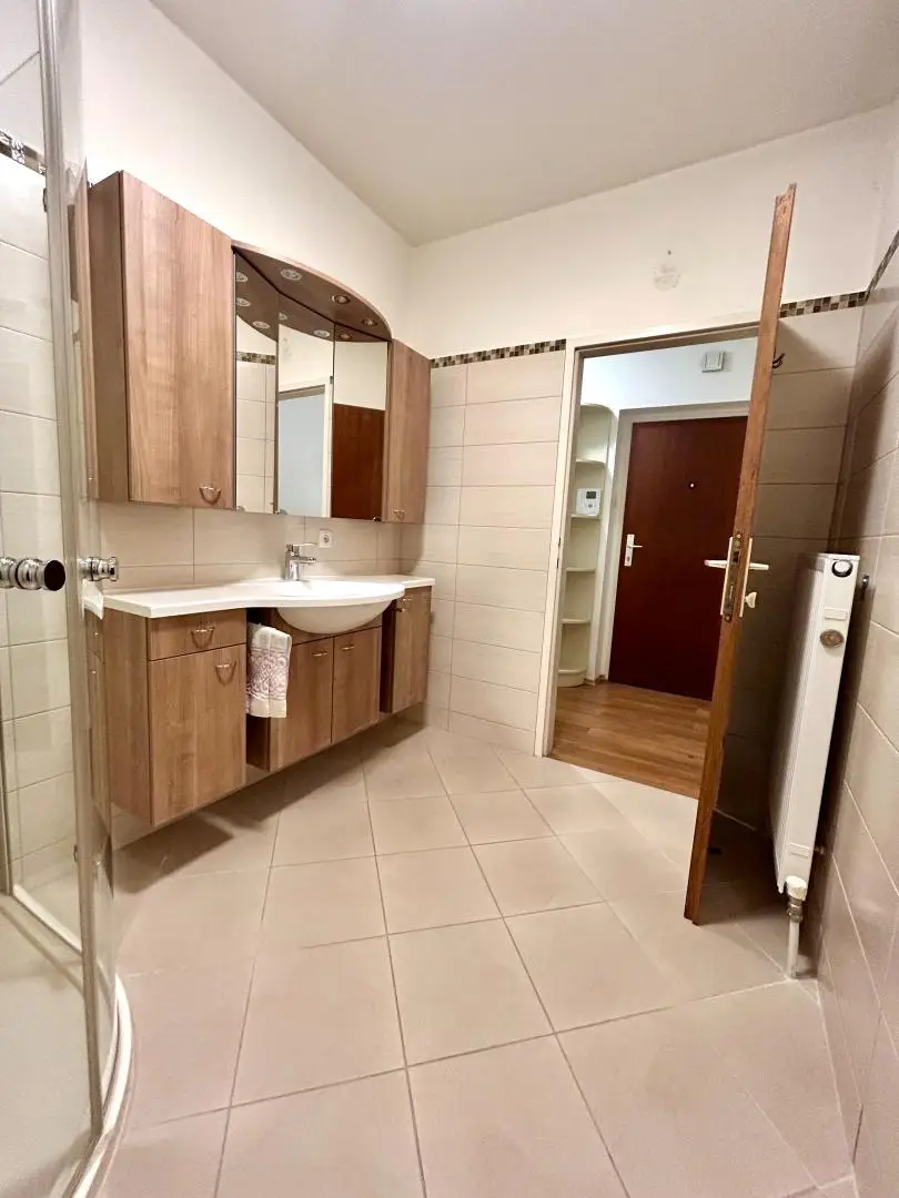 Möblierte 2 Zimmerwohnung inkl. Garagenstellplatz