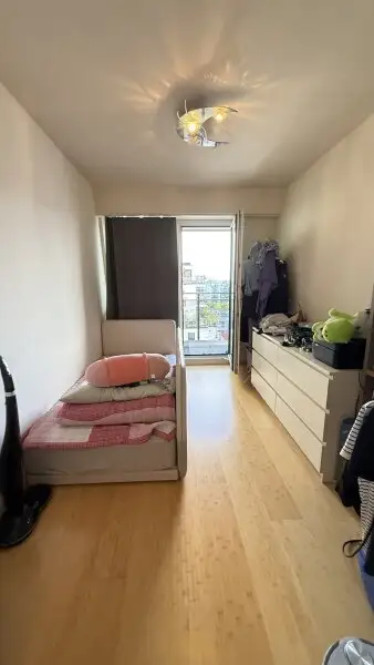 Tokiostraße / Kirschblütenpark: VIS / Japanische Schule: Möblierte 4 Zimmer-Maisonetten-Wohnung mit einer Loggia und Terrasse + optionaler Garagenstellplatz!