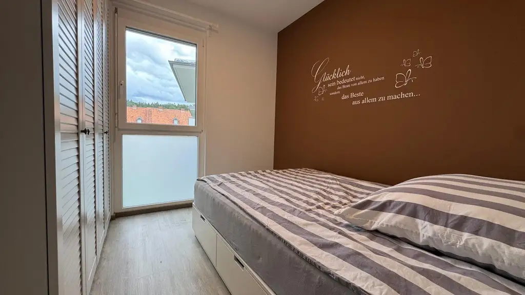 Neuwertige 2-Zimmer-Wohnung mit Balkon, Lift und Tiefgaragenplatz in Weiz!