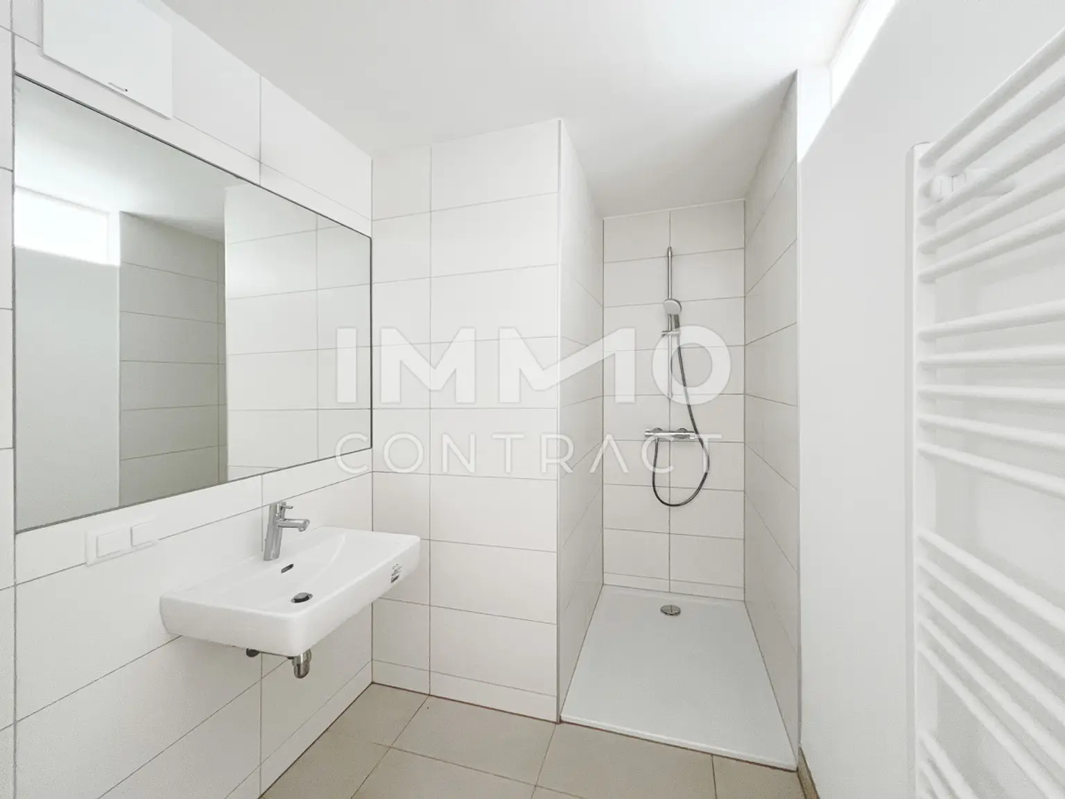 KREMSER WOHNDOMIZIL
4Zi- 109qm- Gartenwohnung, Lift, 
Tiefgarage, in beliebter Grünruhelage