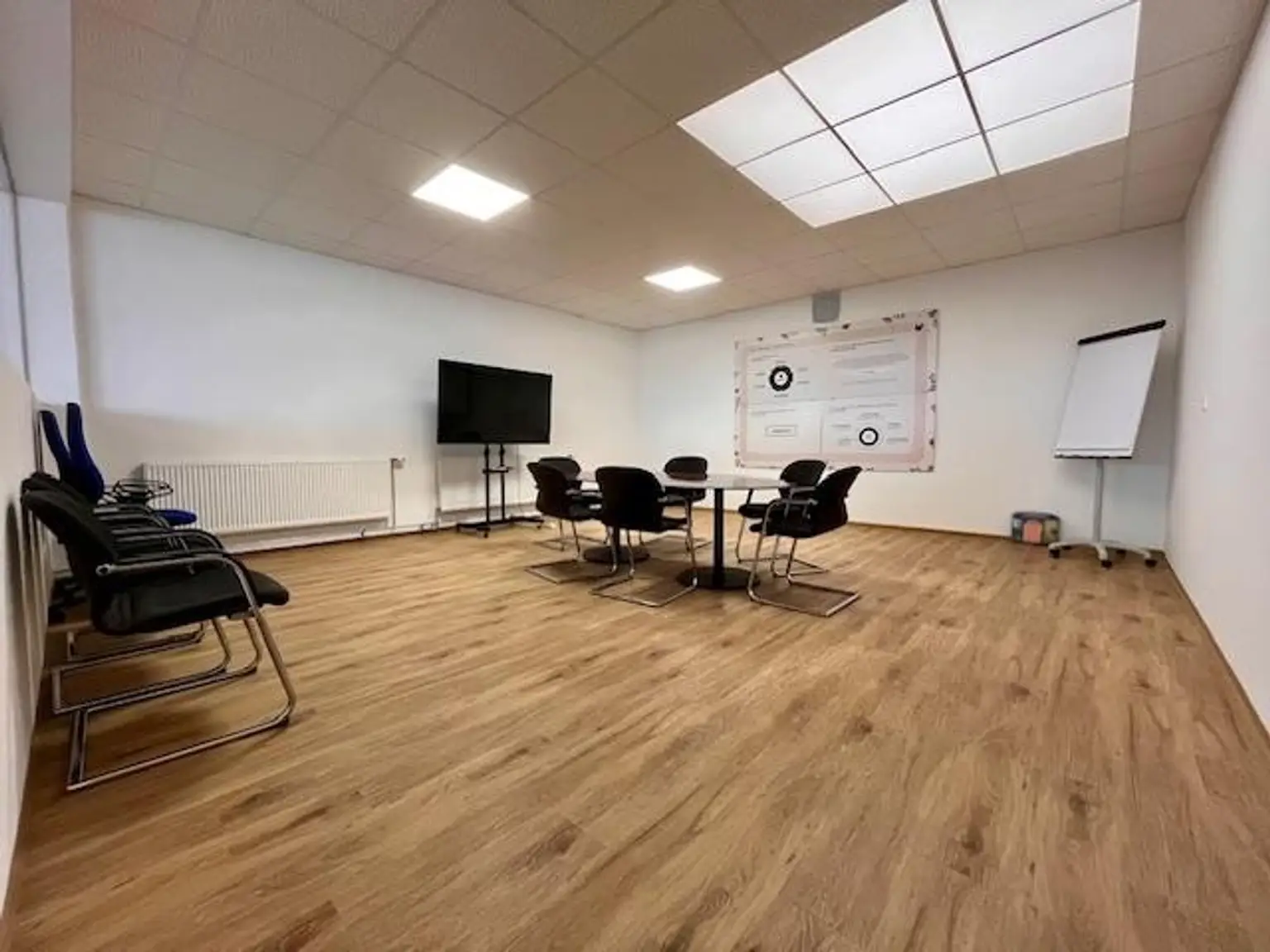 Neu sanierte Büroflächen (~16 m² bis ~345 m²) in der ehem. Kopal-Kaserne zu vermieten