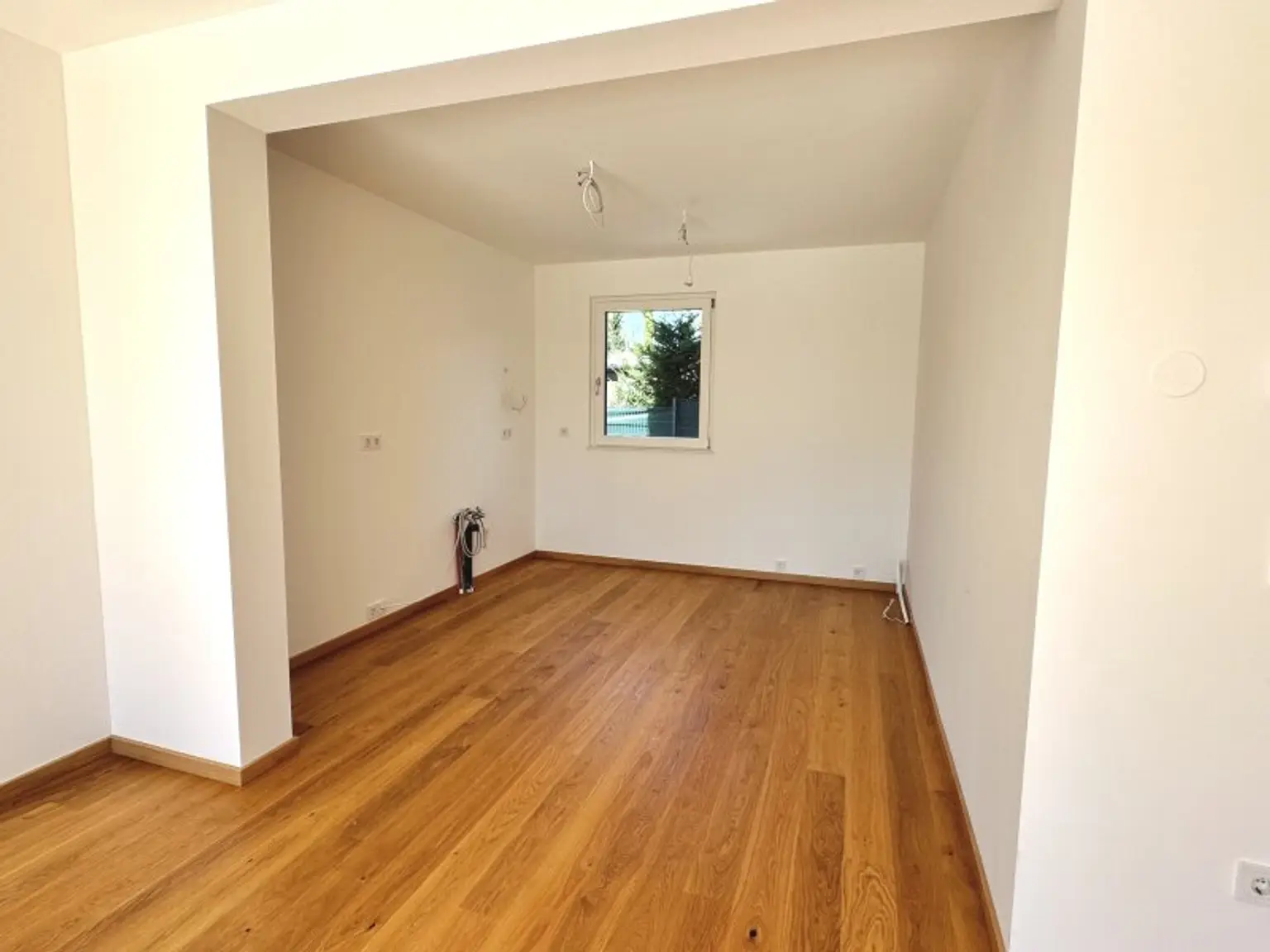 Moderne Doppelhaushälfte inkl. Stellplatz! Grünruhelage Nahe Lobau! Gute Anbindung in die Innenstadt! Provisionsfrei für den Käufer