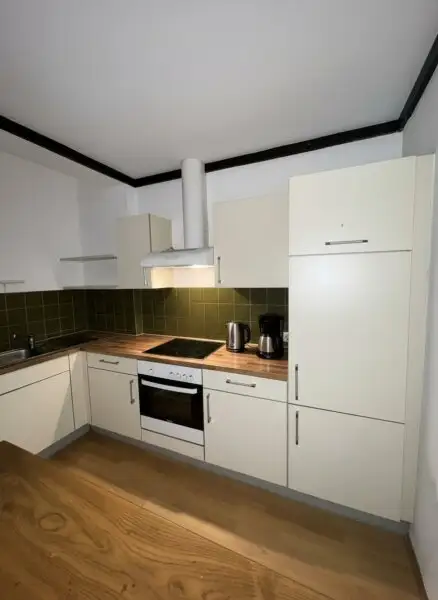 HIT!  GÜNSTIG,FREUNDLICH, BEQUEME 2 ZIMMER WOHNUNG IM ZENTRUM !