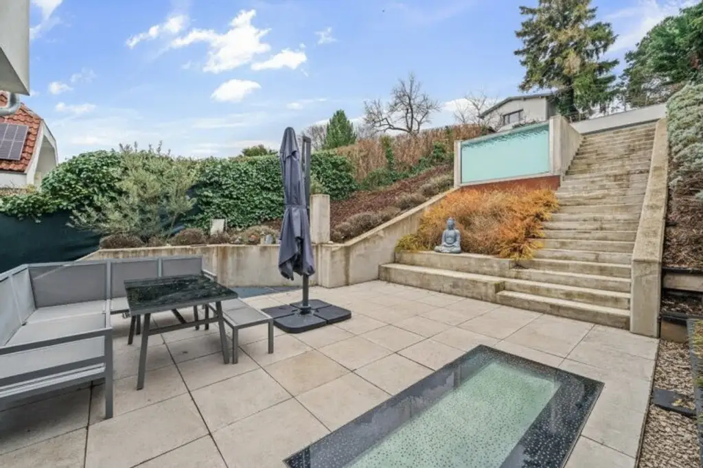 Architektenvilla mit Pool und Biosauna in 1230 Wien-Mauer