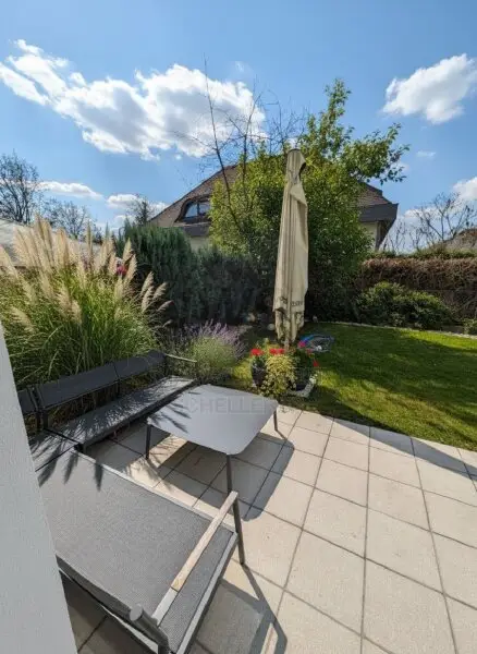 Sonniges Reihenhaus mit Garten!