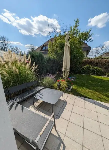 Sonniges Reihenhaus mit Garten!