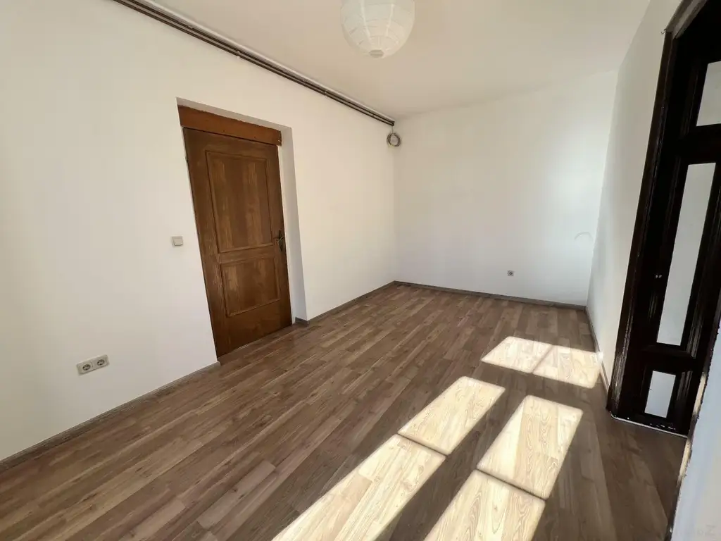 Bei XXX-Lutz, Wohnung mit Wohn-Essküche und 1 Zimmer ++Videorundgang++