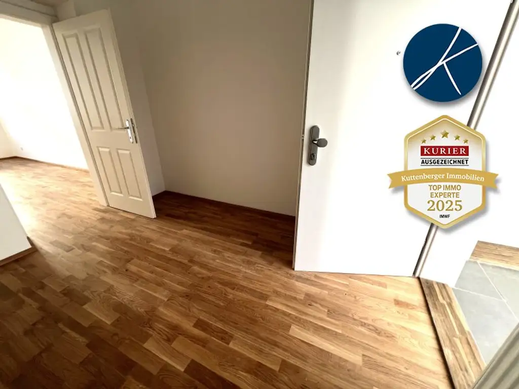 Lieber Erstbezug mit eigenem Balkon über den Gang
