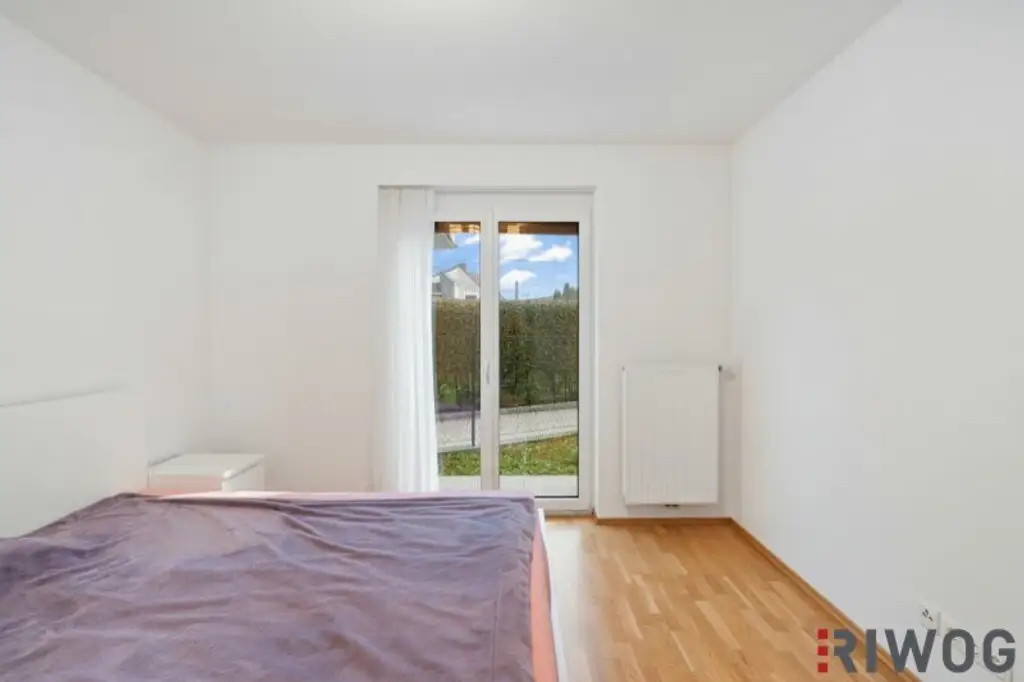 Effiziente aber Großzügige Gartenwohnung mit ca. 200 m² Garten, Luxus Küche mit Gaggenau Geräte und in ruhige Lage aber nähe U-Bahn