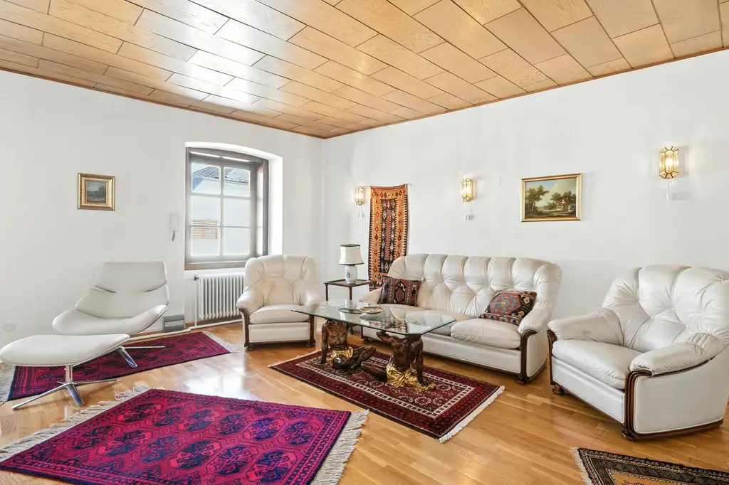 EINZIGARTIGE STILALTBAU-RESIDENZ IM HERZEN DER KREMSER ALTSTADT!