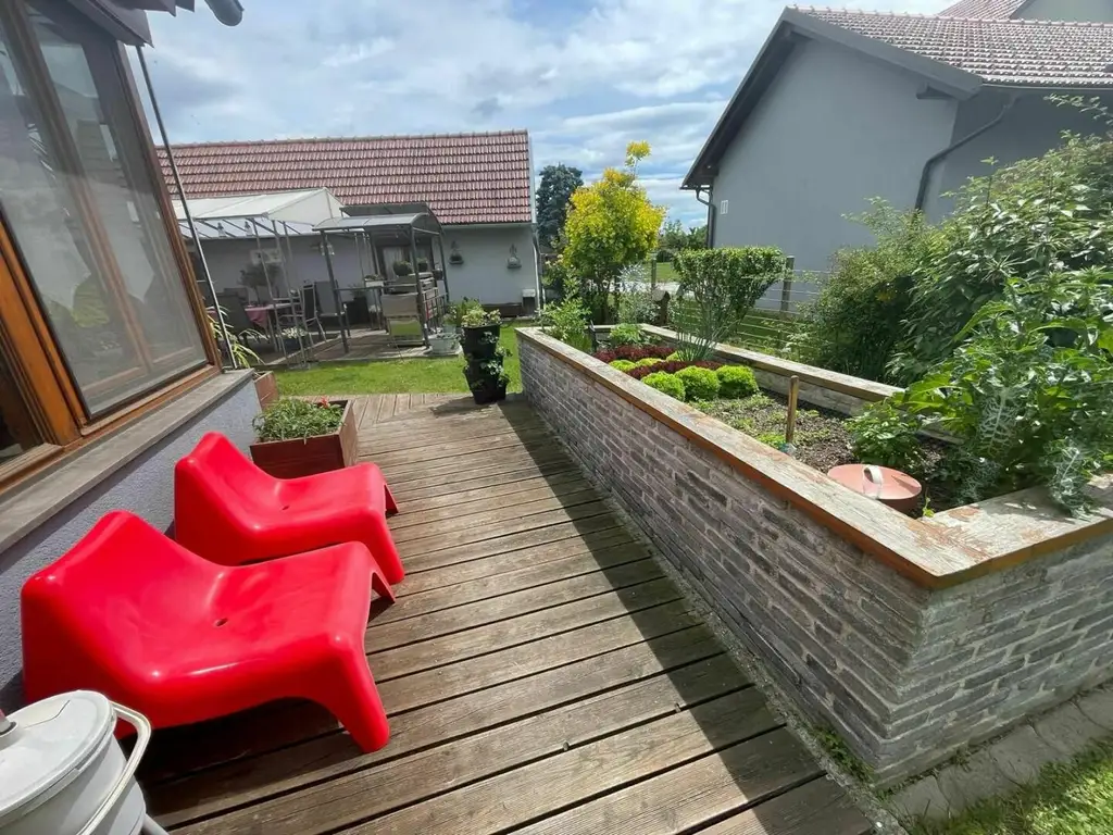 **RARITÄT**Einzigartiges Haus in BESTLAGE in unmittelbarer Nähe zur Therme**parkähnlicher Garten**Wintergarten**Nebengebäude mit Fitness**uvm ...!**