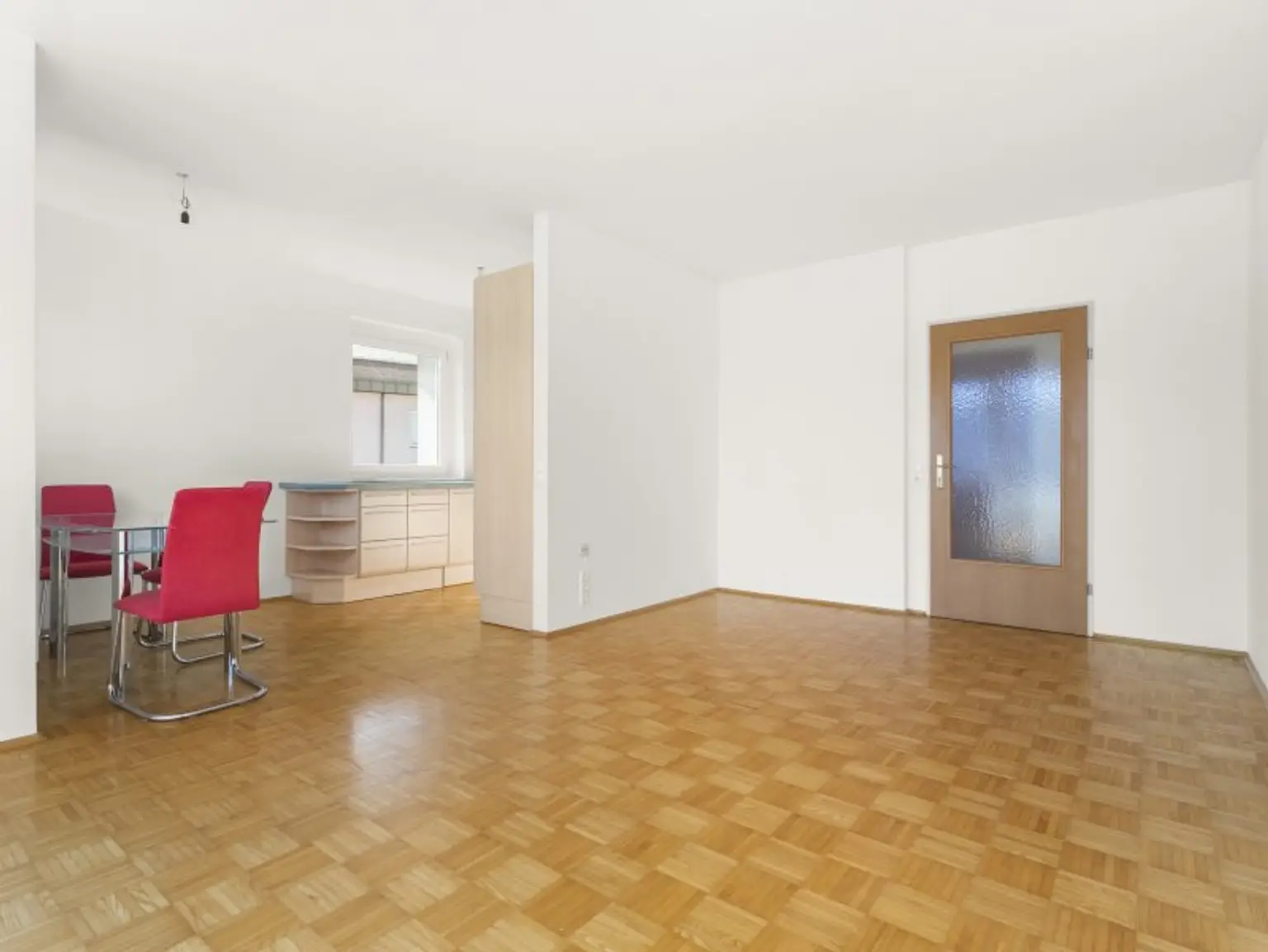 Schöne, sonnendurchflutete, ruhige und junge 94,00m² 3 Zi Wohnung in Viktring - Rekabachweg