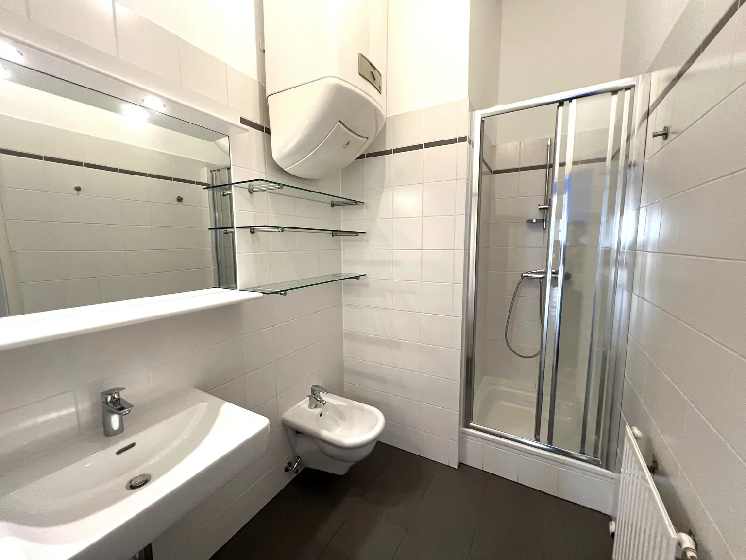 Prunkvolle 6-Zimmer Wohnung im repräsentativen Haus / Impressive 6-room-apartment in a representative building