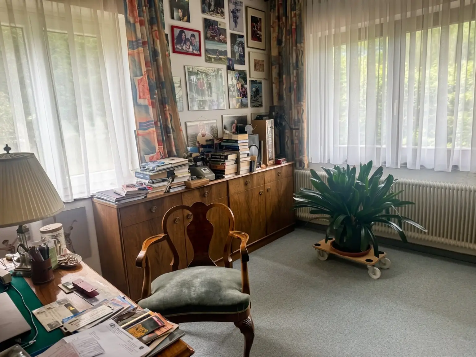 eines der Zimmer im OG