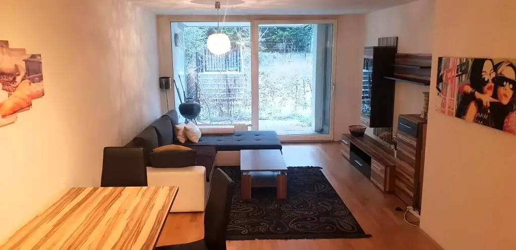Super-schicke Gartenwohnung in grüner, ruhiger Parklage!! OHNE MÖBEL!!