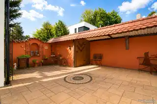 EG