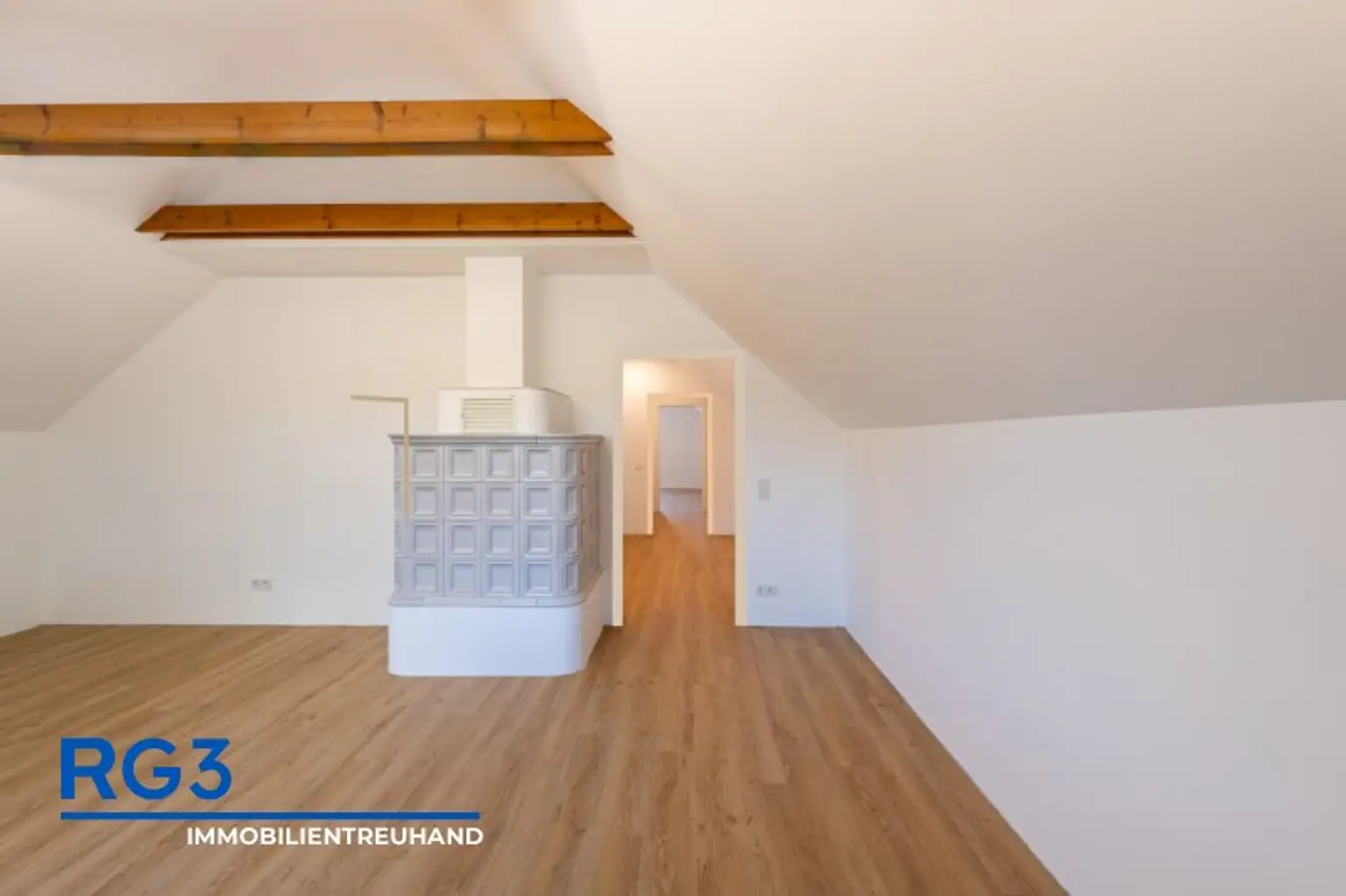 Neuwertiges Einfamilienhaus mit großem Garten