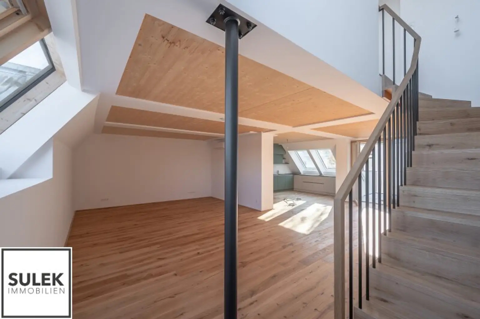 Erstbezug: traumhafte DG-Maisonette mit 3 Schlafzimmern und 2 Bädern