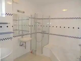 Badezimmer im Obergeschoss