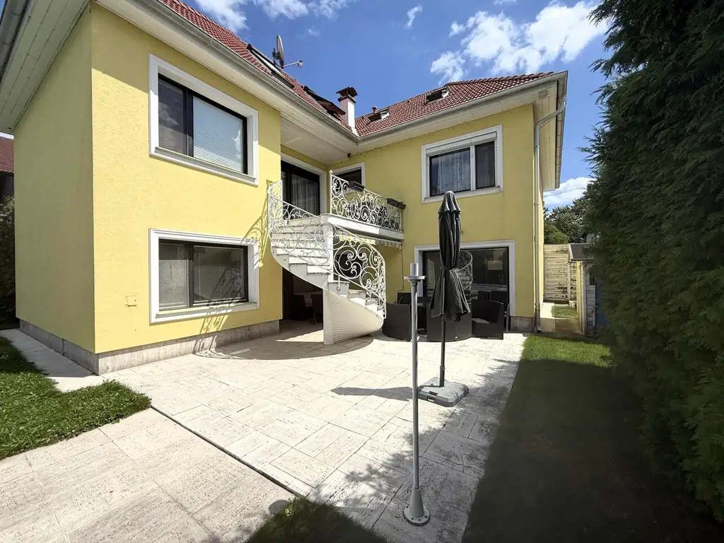 Haus/Villa mit lebenslangem Wohnrecht zu verkaufen // House/villa with lifetime right of residence for sale //