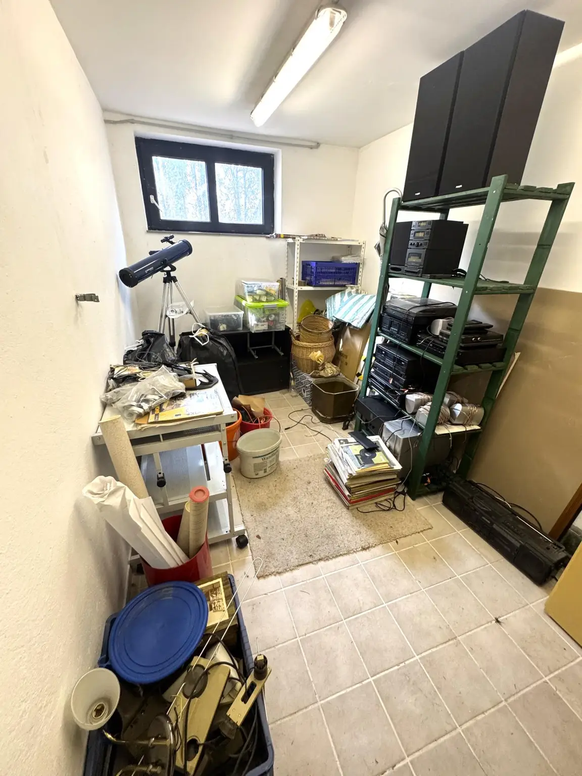 Großzügiges Einfamilienhaus mit Pool, Wintergarten und Doppelgarage mitten im Grünen!