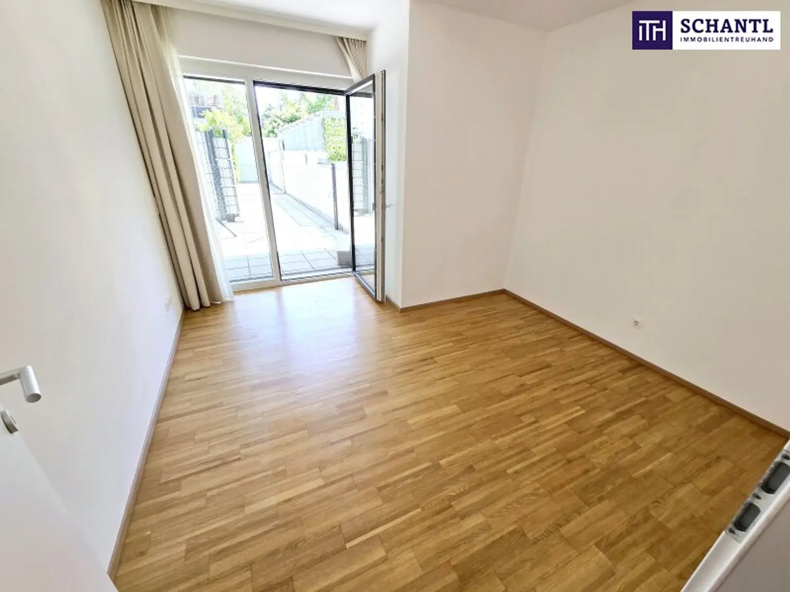 Ihre Wohlfühl-Oase in Best- und Ruhelage! Donauzentrum und Alte Donau um´s Eck! 3 ruhige Zimmer in Hoflage + Terrasse + Ideale öffentliche Anbindung! Jetzt zugreifen!