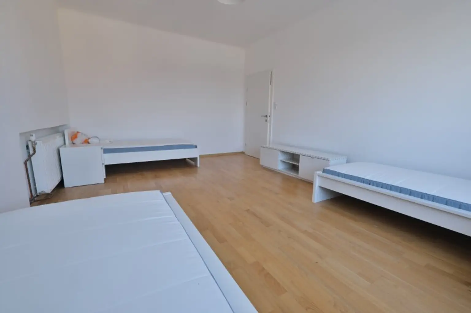 145 m² möblierte 5-Zimmer-Dachterrassenwohnung mit Untervermietrecht bzw. als WG / Arbeiterquartier