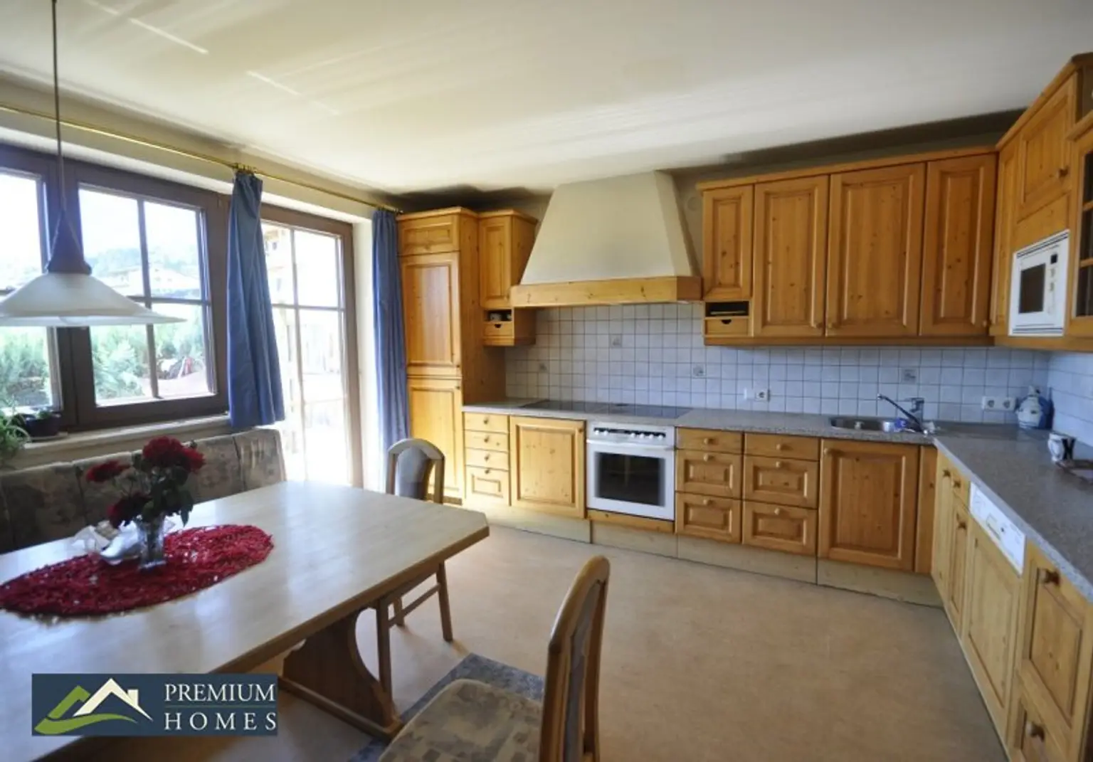 FÜGENBERG - Es erwartet Sie eine Doppelhaushälfte in Aussichtslage - 5 Zimmer, Garten & 2 Balkone!